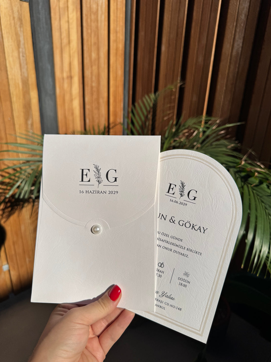 Pearl Detail White Classic Wedding Invitation