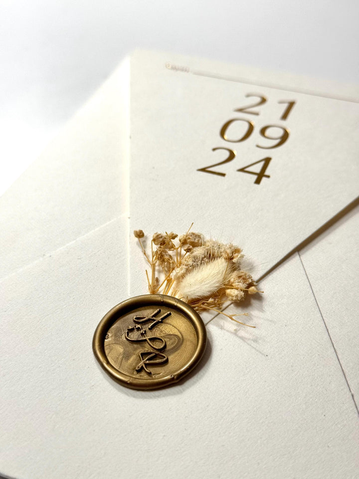 Floral Wedding Invitation with Stamp | Elegant Wedding Card | Classic Flower Invite | Custom Wedding Invitation | Sealed Floral İnvitation
