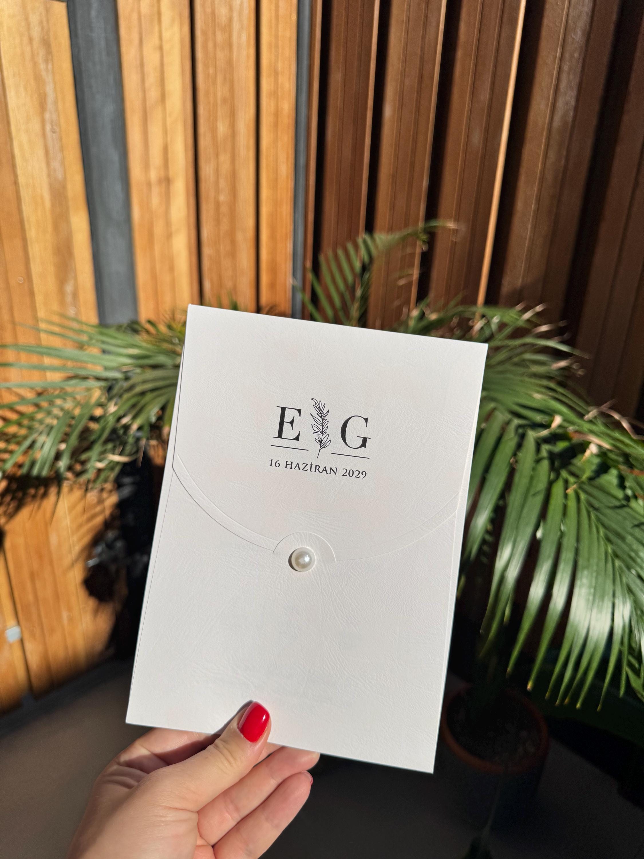 Pearl Detail White Classic Wedding Invitation