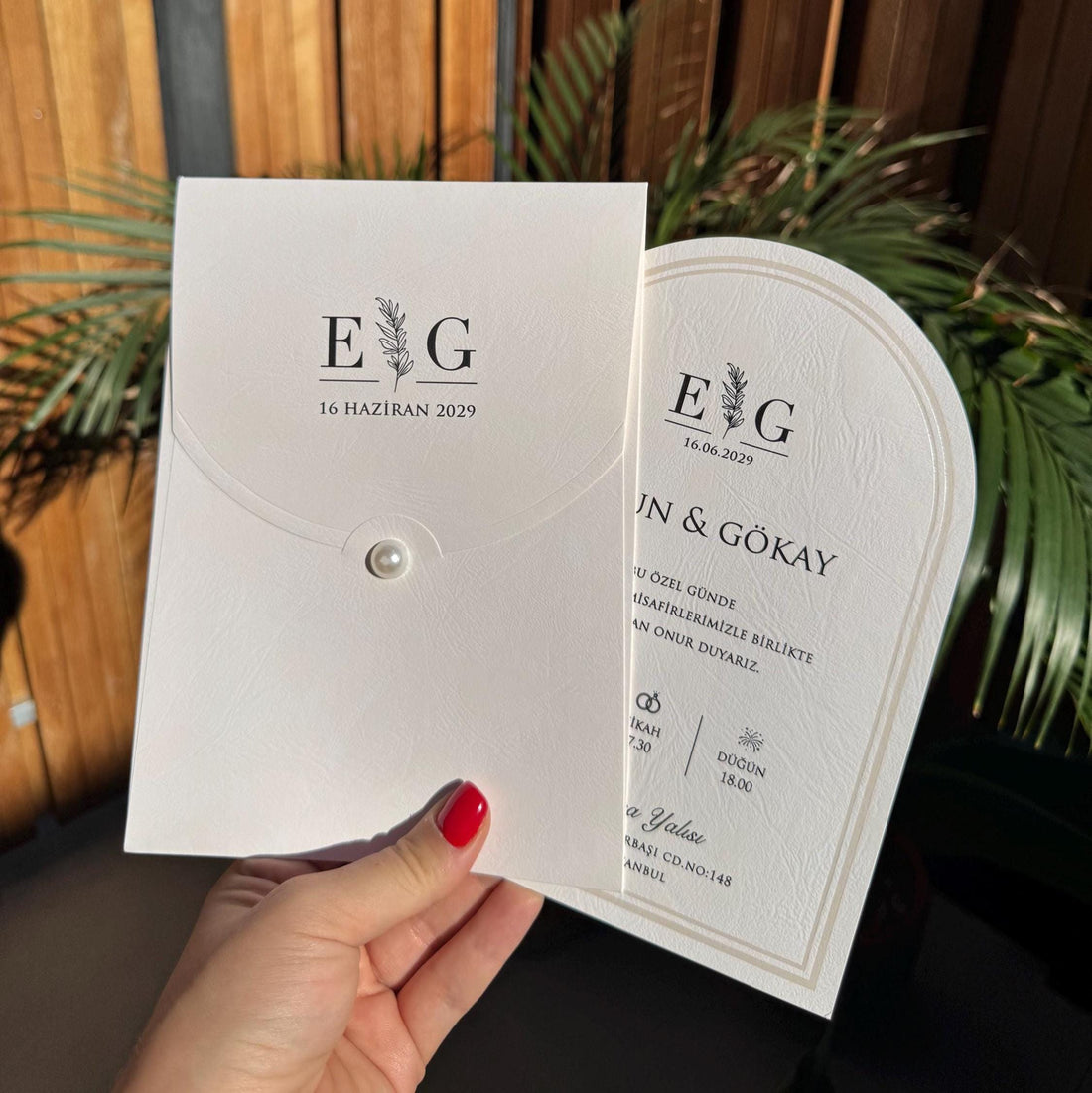 Pearl Detail White Classic Wedding Invitation