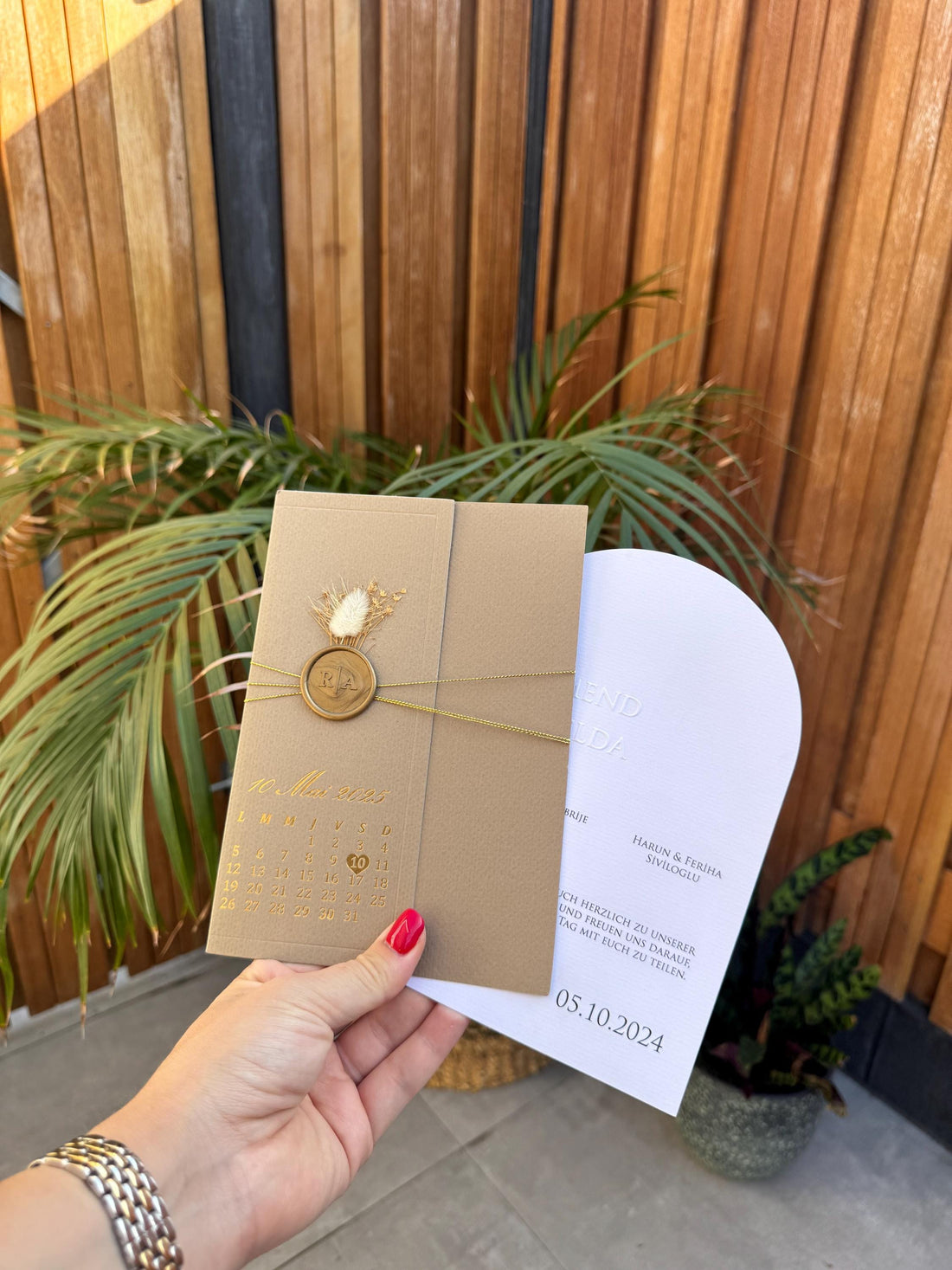 Classic White Wax Seal Chain Wedding Invitation Elegant Wedding Invite