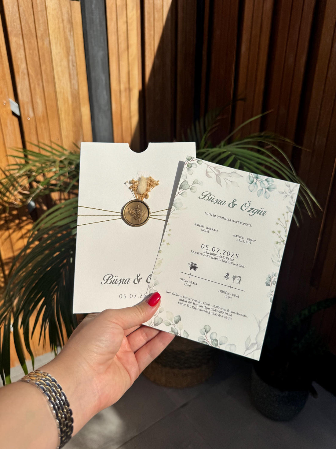 Floral Wax Seal Chain Wedding Invitation Modern Elegant Invite