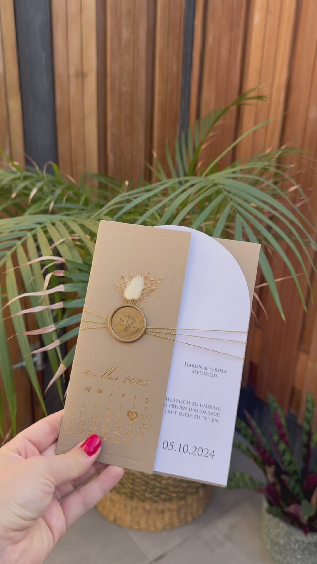 Classic White Wax Seal Chain Wedding Invitation Elegant Wedding Invite